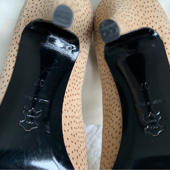 BROWNS  SUEDE PUMPS / CAMEL WITH BROWN DOT DETAIL / GOLD / 3 INCH HIGH HEEL - Picture 7 of 12